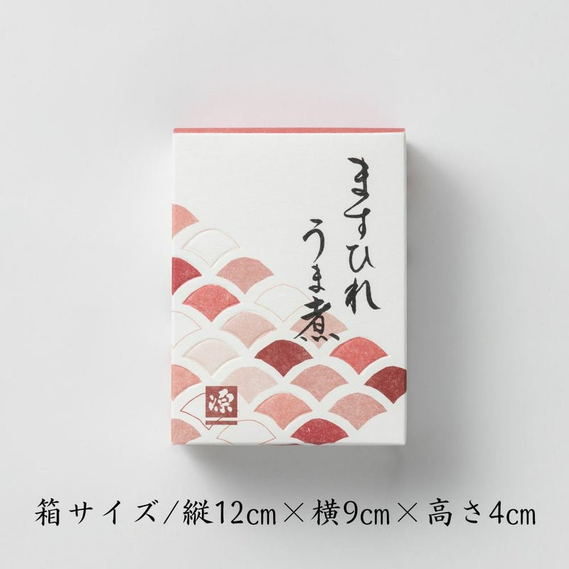 ますひれうま煮のパッケージ画像です。箱サイズが記載されています。