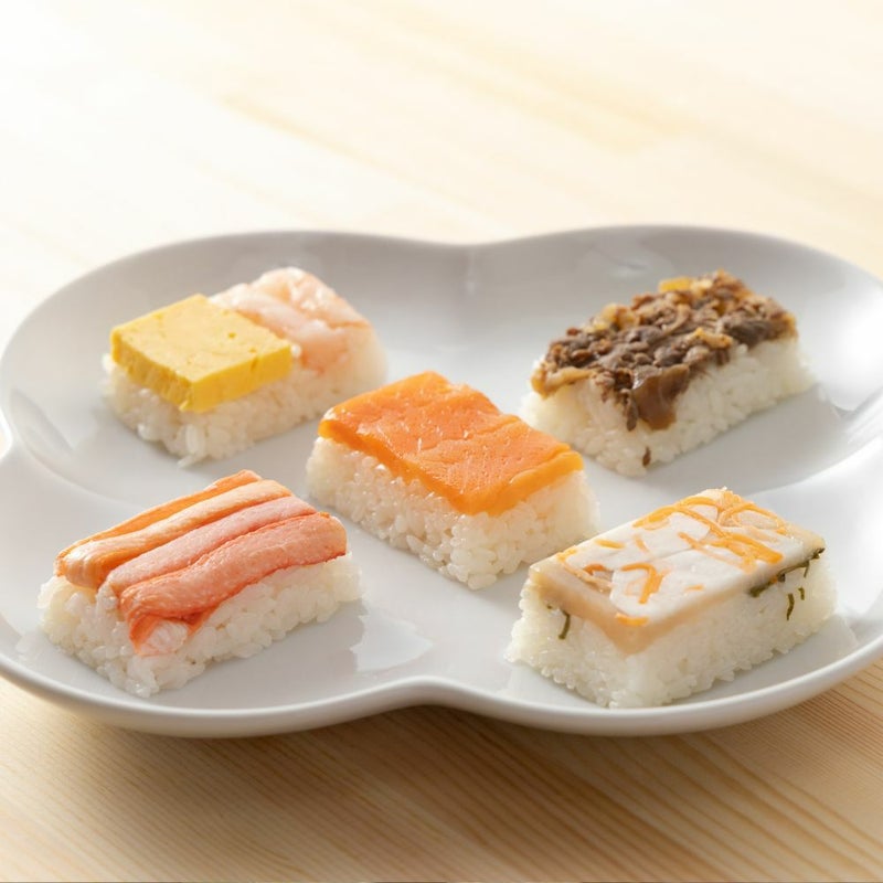 Rejyu（レジュウ）の５種類の味が大皿に盛りつけられているイメージ写真です。