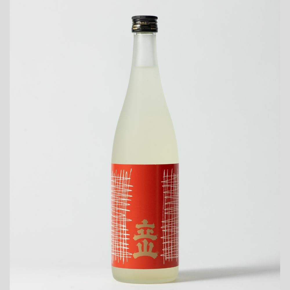 立山酒造の「立山 吟醸 720ml」の商品画像です。赤色のラベルに金色で立山と記載されています。