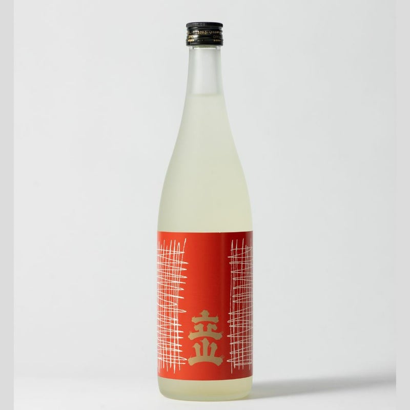 立山酒造の「立山 吟醸 720ml」の商品画像です。赤色のラベルに金色で立山と記載されています。